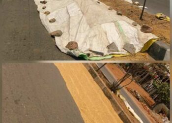 రహదారులపై ధాన్యం పోయొద్దు – ప్రమాదాలు పెరుగుతున్నాయంటూ పోలీసుల హెచ్చరిక