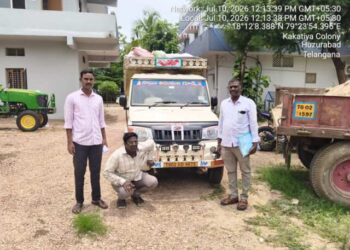 అక్రమంగా తరలిస్తున్న 101 పీడీఎస్ బియ్యం బస్తాలు స్వాధీనం