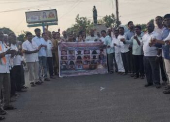 నీట్ విద్యార్థుల అమరులకు కొవ్వొత్తుల ర్యాలీ